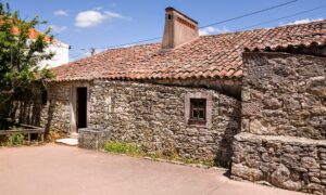 Valinhos: A Sacred Place of Reflection in Fátima’s Pilgrimage Path
